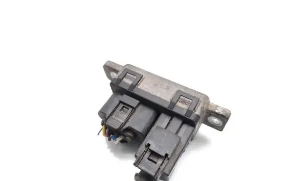 Glow plug pre-heat relay