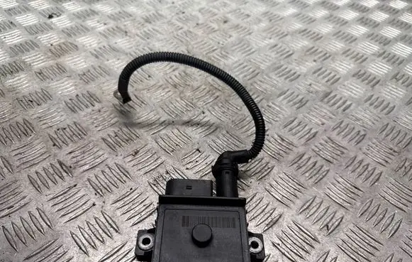 Glow plug pre-heat relay