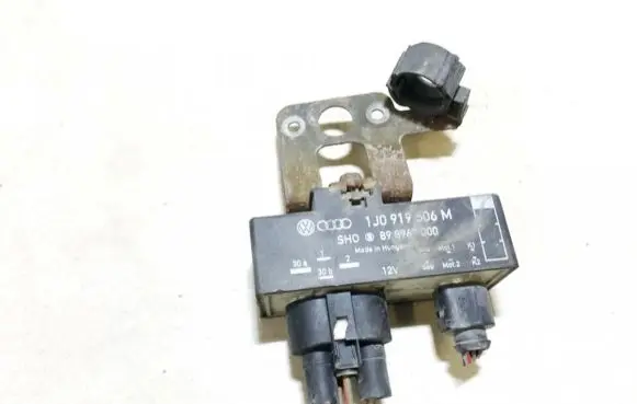 Seat Ibiza III (6L) Coolant fan relay 1j0919506m 898967000