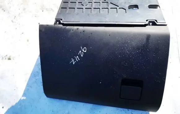 Opel Vectra C Glove box 13151852