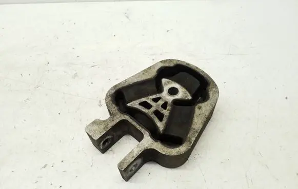 Ford Mondeo MK V Engine mount bracket DS736P082AD