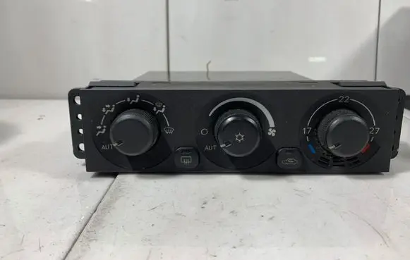Mitsubishi Pajero Climate control unit 146430880