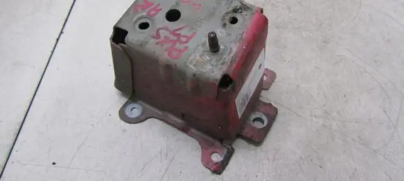 Nissan Pulsar Rear shock/impact absorber stay/bar 