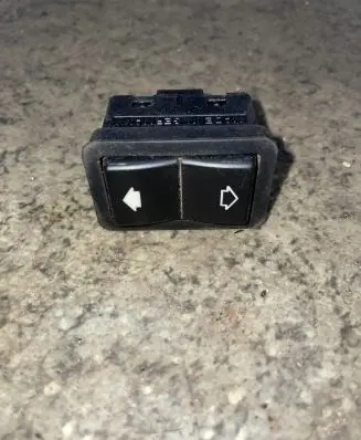 BMW 5 E39 Electric window control switch 8368974