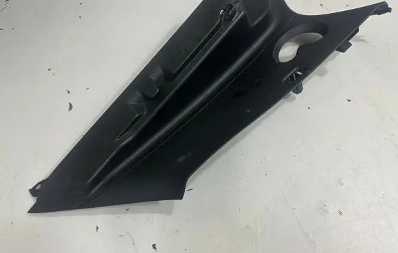 BMW X2 F39 (C) pillar trim 7429984 7426402