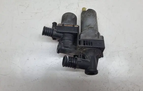 BMW 3 E46 Coolant heater control valve 8369807 64118369807