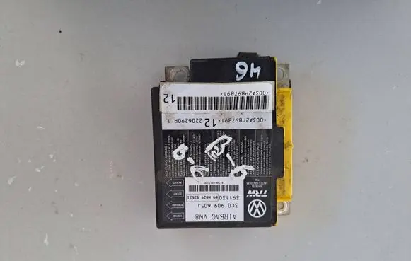 Volkswagen PASSAT B6 Airbag control unit/module 3C0909605J 2206290P 391130