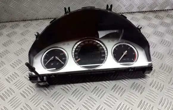 Mercedes-Benz C W204 Speedometer (instrument cluster) A2045404548