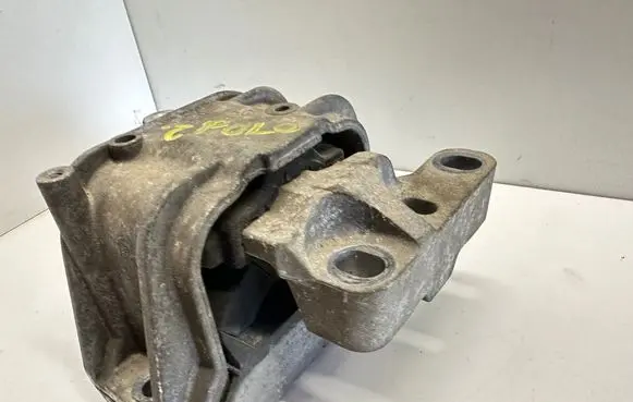 Volkswagen PASSAT B6 Engine mount bracket 1K0199262