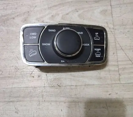 Jeep Grand Cherokee Multifunctional control switch/knob P68258736AA