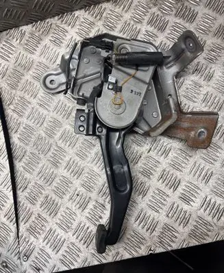 KIA Sportage Pedal assembly