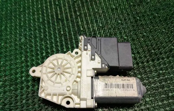 Volkswagen Golf IV Rear door window regulator motor 1C0959811A 105475301