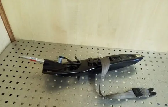 Volvo XC90 Front seatbelt 8686632
