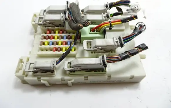 Ford Grand C-MAX Fuse module BV6N14A073FT 522075F06 00037602