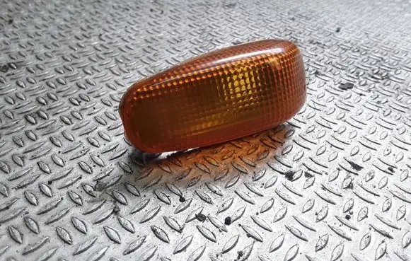 Mercedes-Benz Sprinter W901 W902 W903 W904 Front fender indicator light