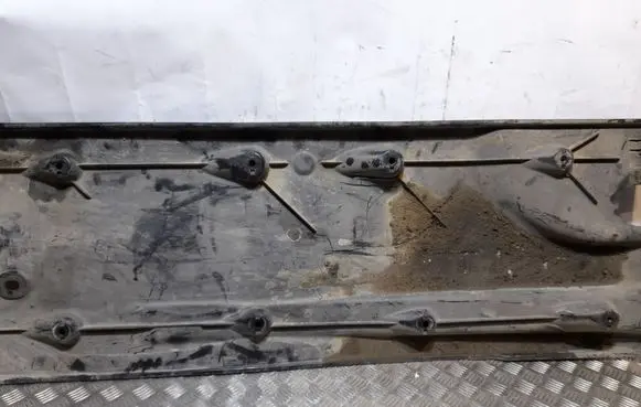 Volkswagen Jetta VI Center/middle under tray cover 5C6825201