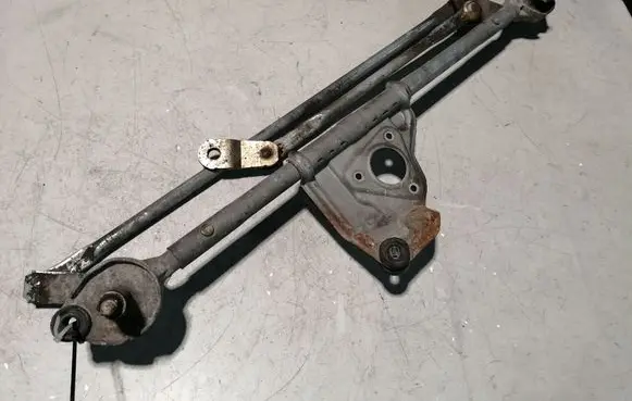 Chrysler PT Cruiser Front wiper linkage 