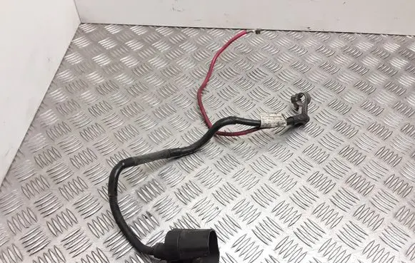 Volkswagen Touran I Positive cable (battery) 1K0971228
