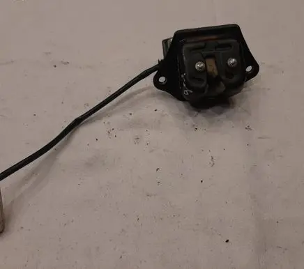 Nissan Almera Tino Tailgate window lock/catch/latch 