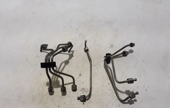 Volvo S60 Fuel injector supply line/pipe 31272679
