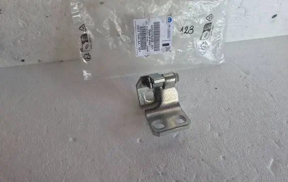 Fiat 500X Rear door upper hinge 50539268 04787986AA