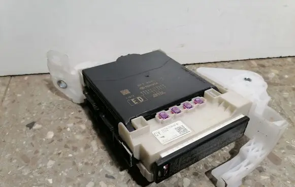 Lexus ES 250 - 300 - 330 Other control units/modules 8922133D90 8273033Q30