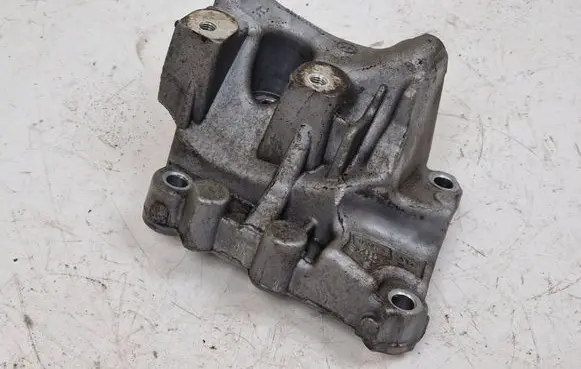 Land Rover Freelander 2 - LR2 Engine mounting bracket 9656597780
