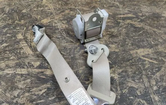 Nissan Tiida C11 Rear seatbelt 2027823AB AT00509A 276609086X