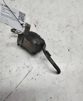 Peugeot 107 Fuel tank cap lock motor 4506