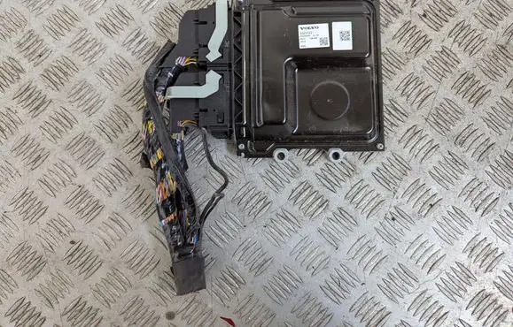 Volvo V60 Engine control unit/module 32253221