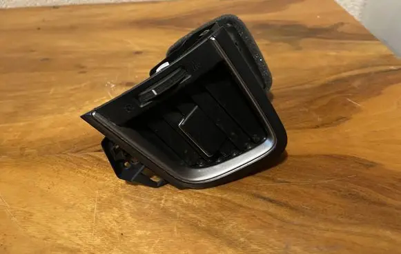 Honda CR-V Dashboard air vent grill cover trim 7620TMET2
