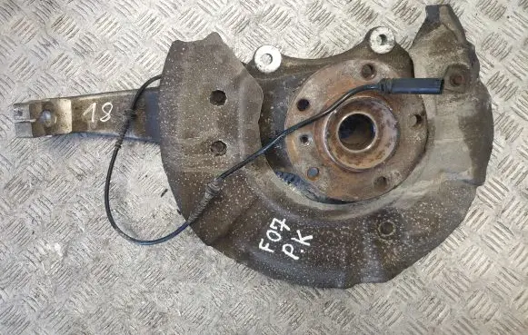 BMW 5 GT F07 Front wheel hub