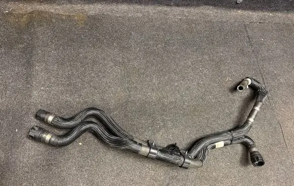 Jeep Grand Cherokee WL Engine coolant pipe/hose