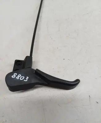 Volkswagen PASSAT B5.5 Engine bonnet (hood) release handle 3B1823533