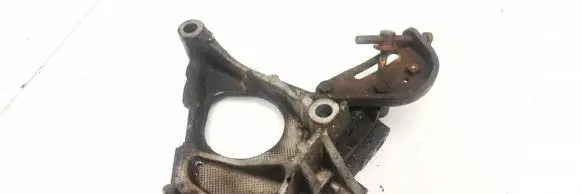 Nissan X-Trail T30 Engine mounting bracket