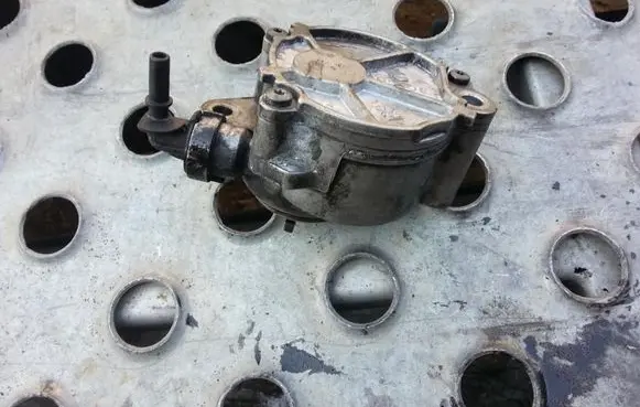 Ford Focus Vacuum pump