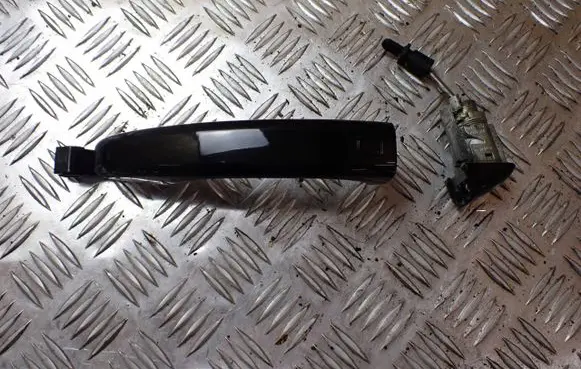 Audi A4 S4 B8 8K Front door exterior handle 8T0837205A