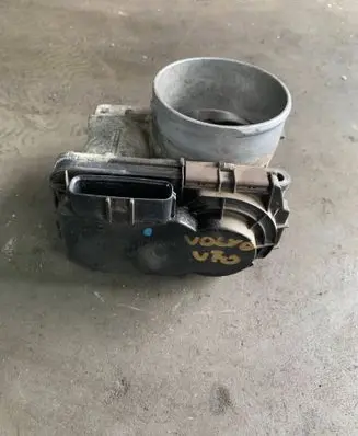 Volvo V70 Throttle body valve 8677796