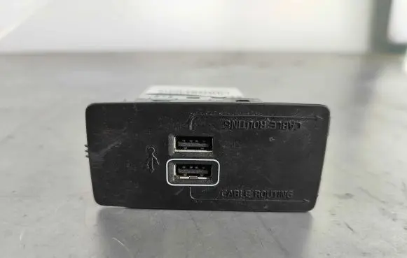 USB socket connector