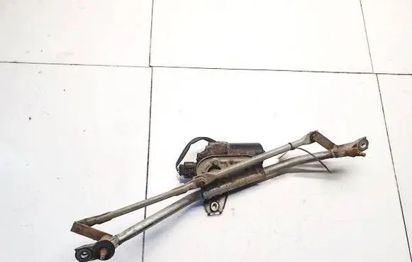Audi A4 S4 B5 8D Front wiper linkage and motor 