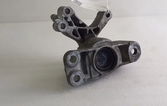 Nissan Qashqai Engine mount bracket 112846249R