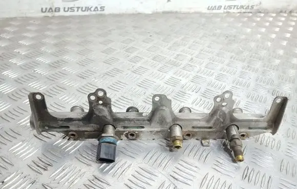 Audi A4 S4 B7 8E 8H Fuel main line pipe 06F133317