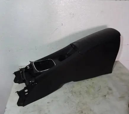 Toyota Avensis T270 Center console