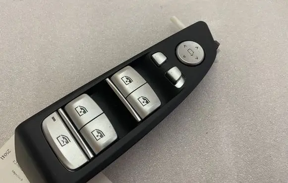BMW 7 G11 G12 Electric window control switch 7398827