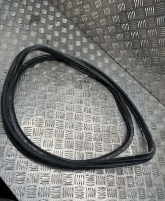 Jeep Grand Cherokee Front door rubber seal 