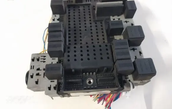 Volvo V70 Fuse module 08679899 02W472 08696098