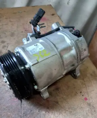 BMW 2 F46 Air conditioning (A/C) compressor (pump) 20296610 64525A5C71C01