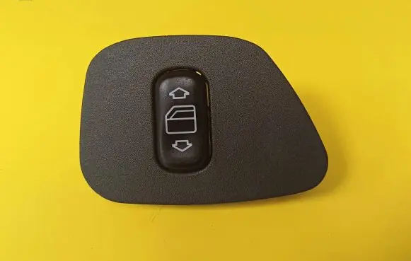 Mercedes-Benz E W210 Electric window control switch 501C31261000