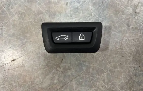 BMW X5M F85 Tailgate/boot open switch button 9275121