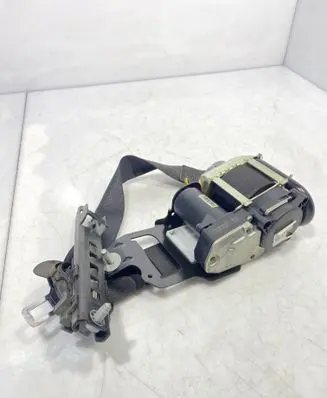 Mercedes-Benz C W205 Front seatbelt 630146400 0589P10002 010R000